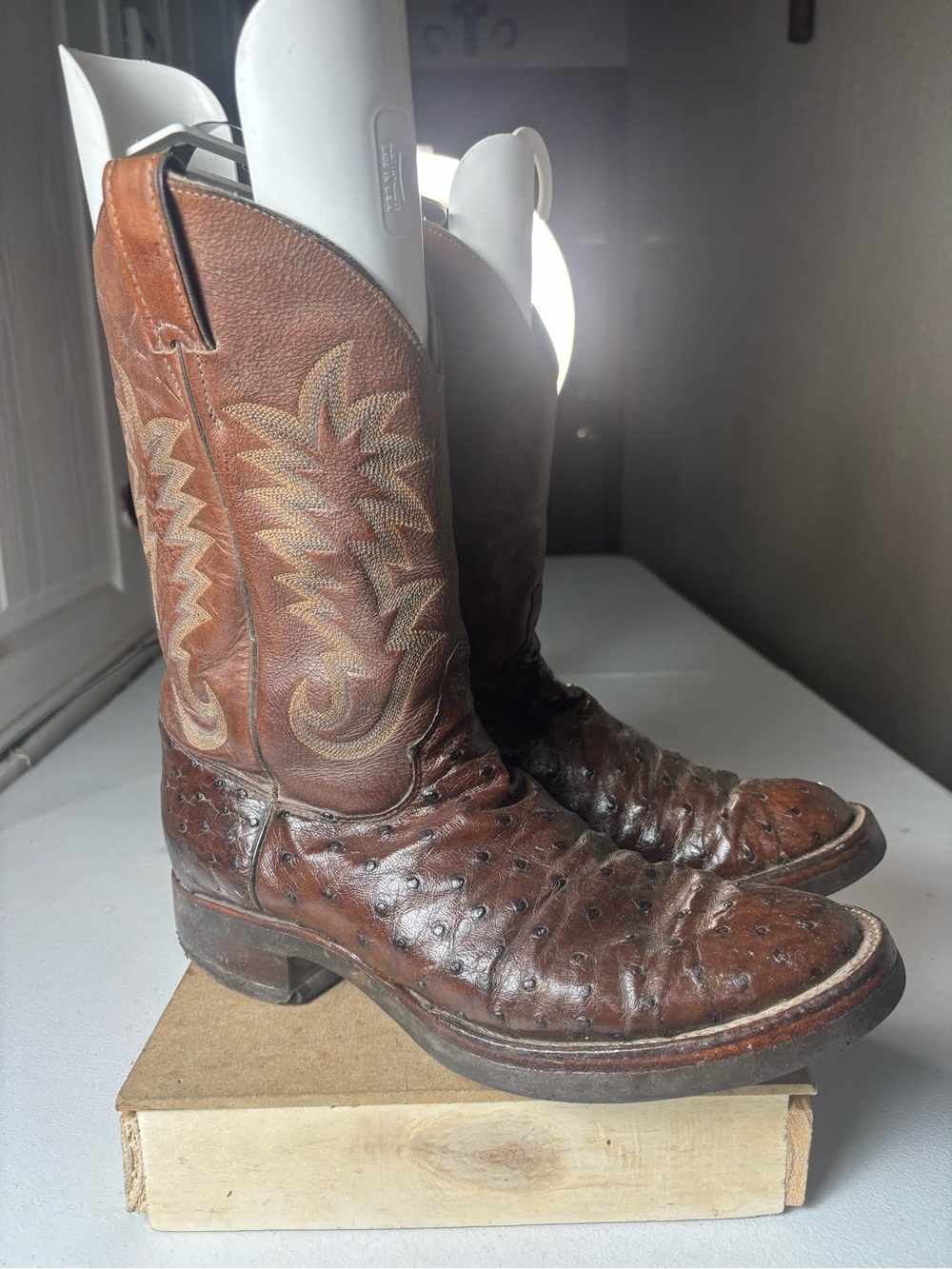 JUSTIN Full Quill Ostrich Boots Brown Tekno Crepe Sole Sz 9